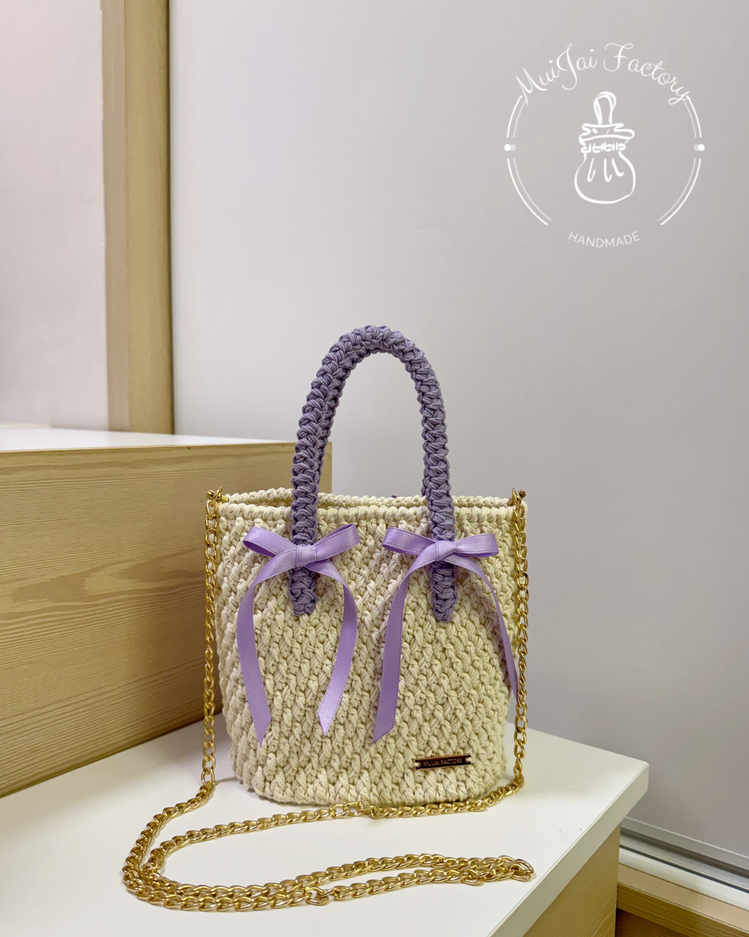 M009-S:  ♔ 𝙏𝙝𝙚 𝙉𝙪𝙩𝙘𝙧𝙖𝙘𝙠𝙚𝙧 𝙍𝙞𝙗𝙗𝙤𝙣𝙨 𝘽𝙖𝙜 ♔