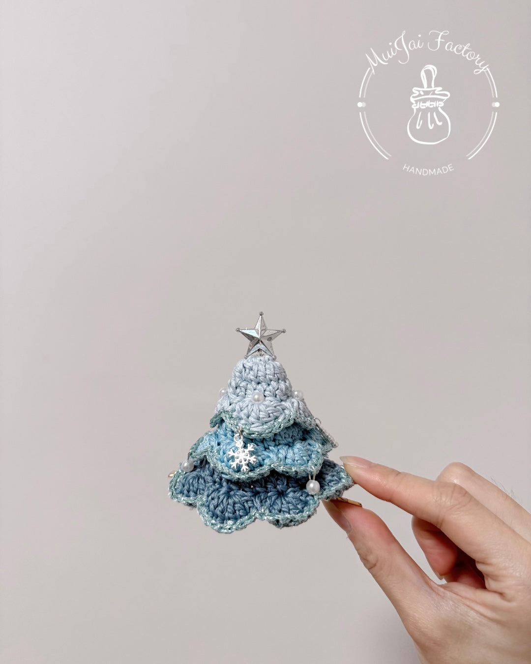 𝒞𝒽𝓇𝒾𝓈𝓉𝓂𝒶𝓈 𝒯𝓇𝑒𝑒 ℋ𝒶𝒾𝓇 𝒞𝓁𝒾𝓅 🎄