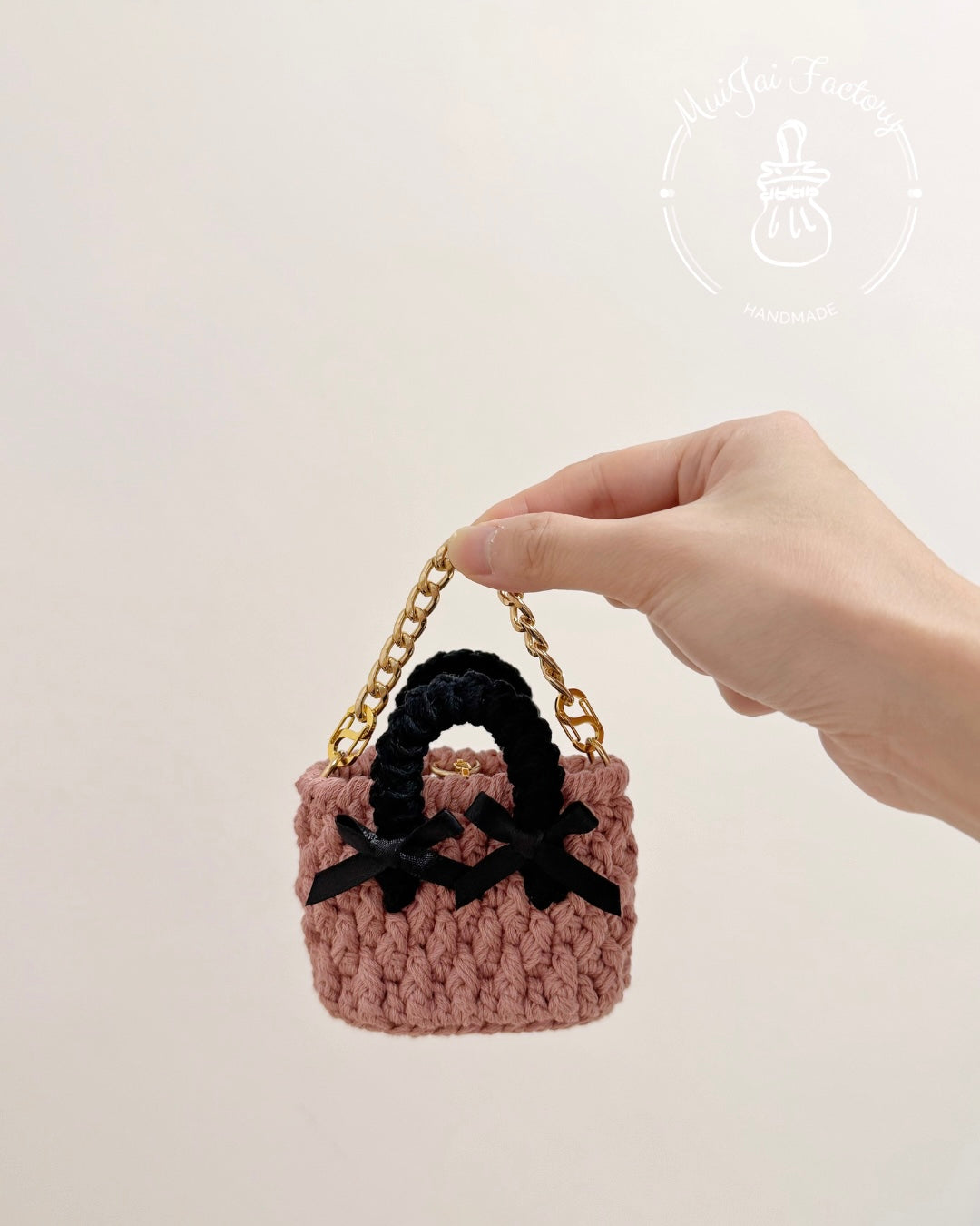 M009-XS:  ♔ 𝙏𝙝𝙚 𝙉𝙪𝙩𝙘𝙧𝙖𝙘𝙠𝙚𝙧 𝙍𝙞𝙗𝙗𝙤𝙣𝙨 𝘽𝙖𝙜 ♔