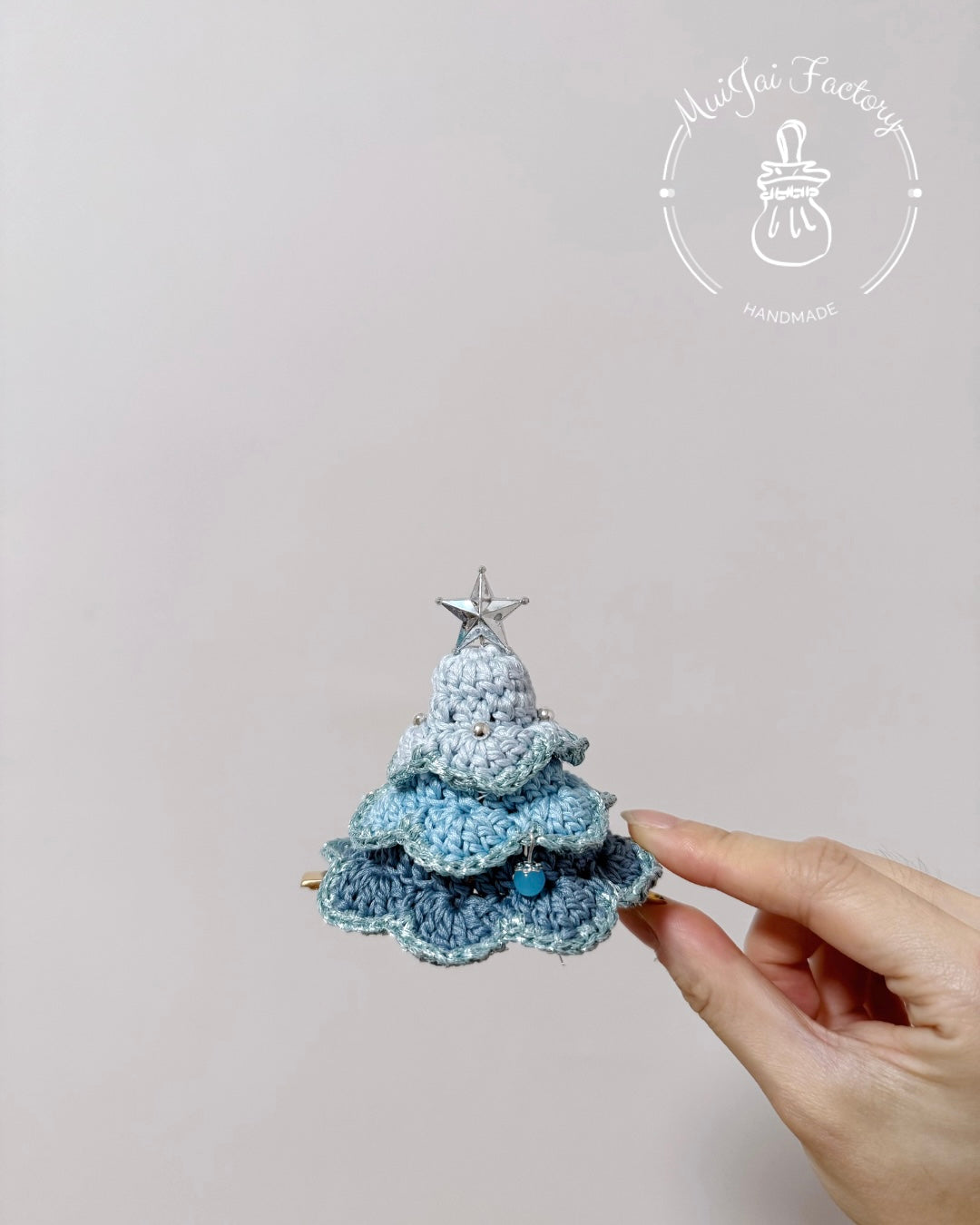 𝒞𝒽𝓇𝒾𝓈𝓉𝓂𝒶𝓈 𝒯𝓇𝑒𝑒 ℋ𝒶𝒾𝓇 𝒞𝓁𝒾𝓅 🎄