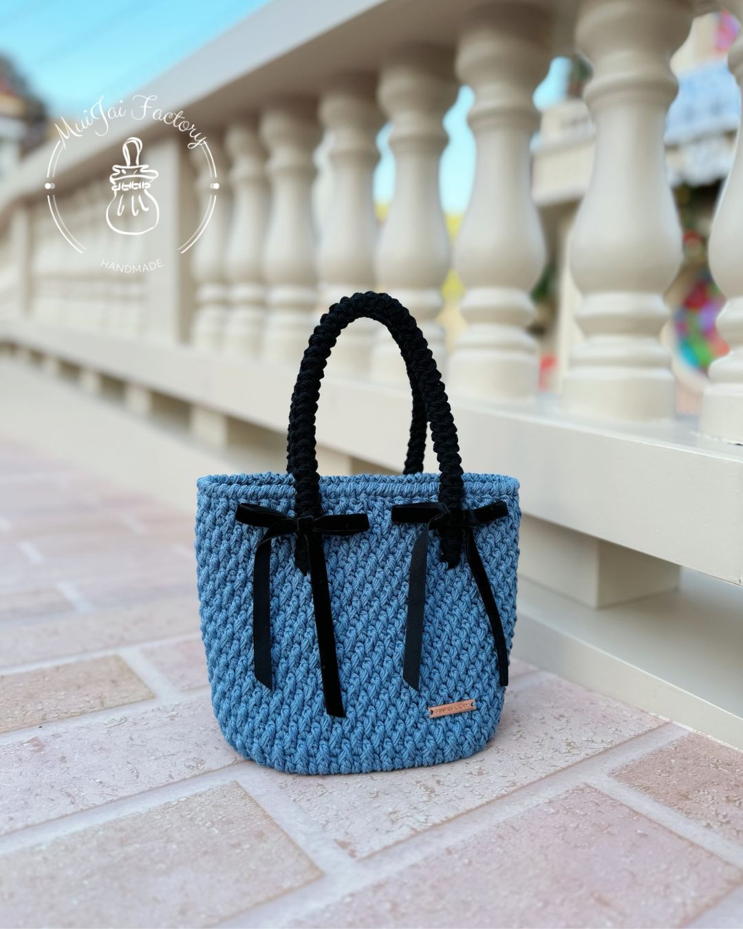 M009-S:  ♔ 𝙏𝙝𝙚 𝙉𝙪𝙩𝙘𝙧𝙖𝙘𝙠𝙚𝙧 𝙍𝙞𝙗𝙗𝙤𝙣𝙨 𝘽𝙖𝙜 ♔