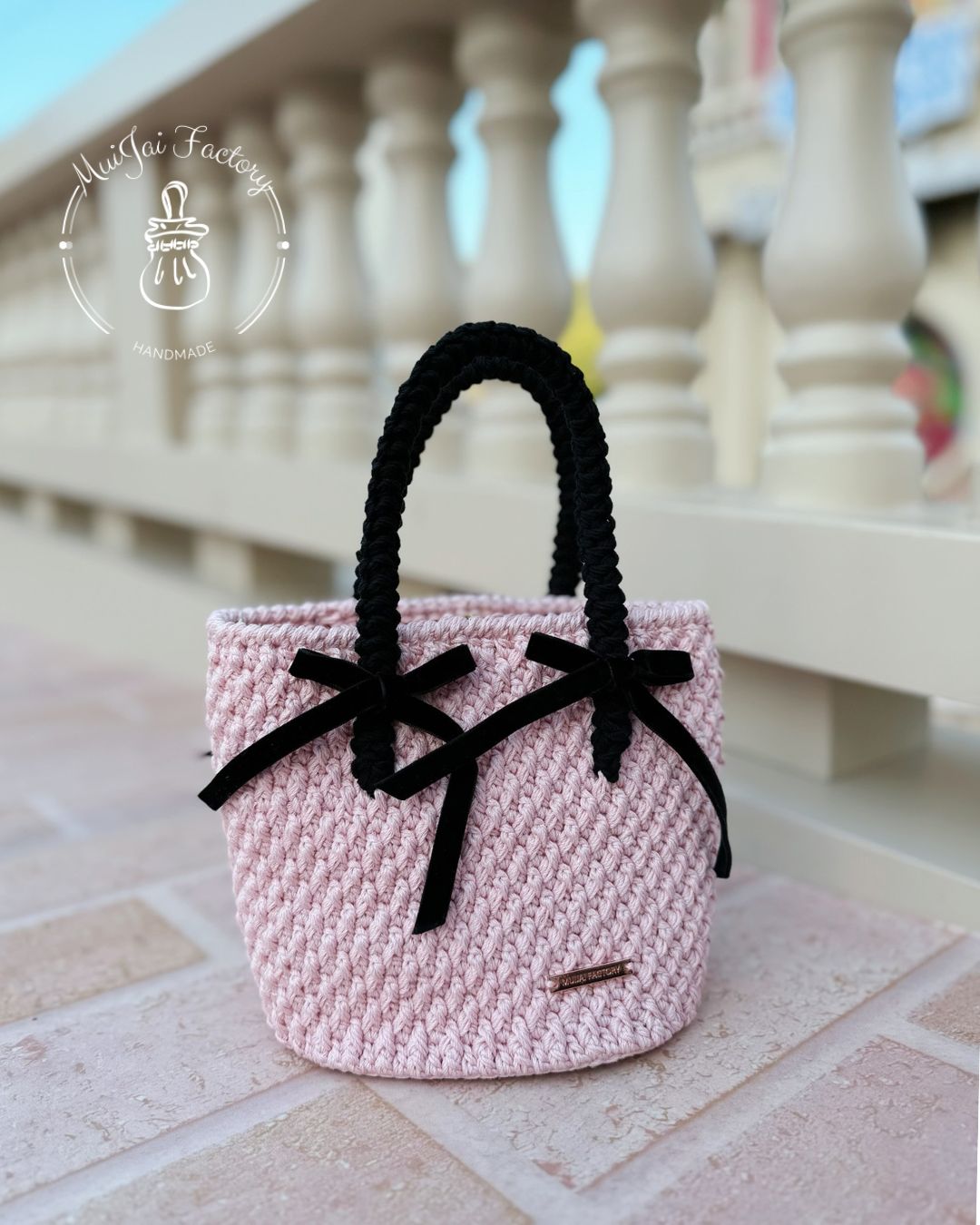 M009-S:  ♔ 𝙏𝙝𝙚 𝙉𝙪𝙩𝙘𝙧𝙖𝙘𝙠𝙚𝙧 𝙍𝙞𝙗𝙗𝙤𝙣𝙨 𝘽𝙖𝙜 ♔