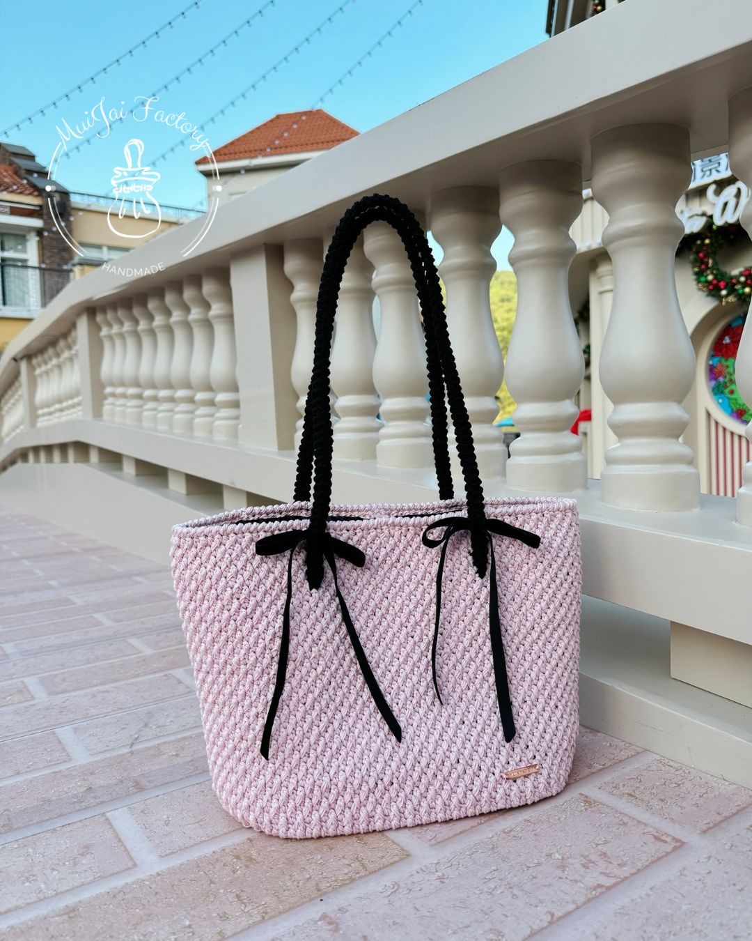 M009-L: ♔ 𝙏𝙝𝙚 𝙉𝙪𝙩𝙘𝙧𝙖𝙘𝙠𝙚𝙧 𝙍𝙞𝙗𝙗𝙤𝙣𝙨 𝘽𝙖𝙜 ♔